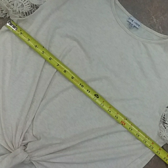 "SOLD SOLD*******Thyme + Honey top XL - Picture 7 of 8